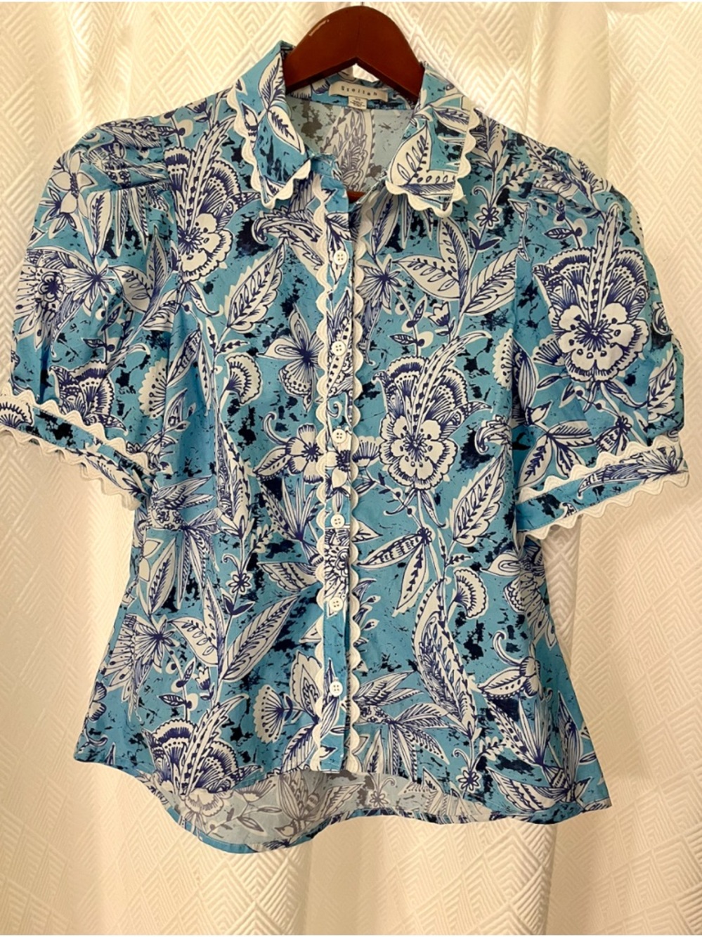 Stellah Blue Floral Button-Up Short Sleeve Blouse Size XS